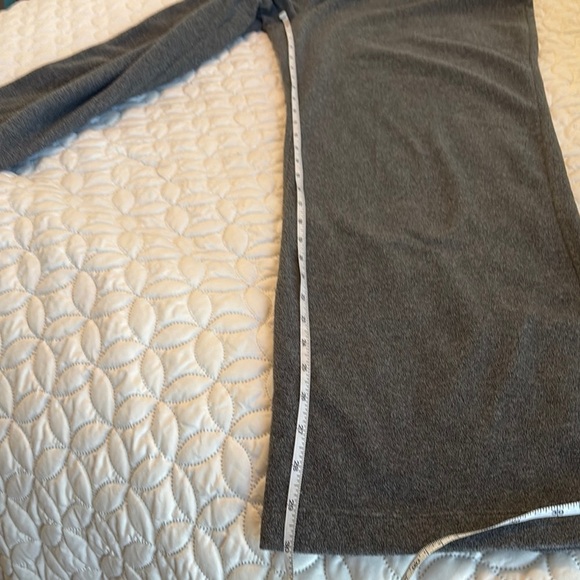 The North Face TKA100 Charcoal Fleece Pants for Cold Weather Wear Generous Med - Picture 13 of 14